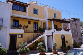  Casa Matarazzo  Липари